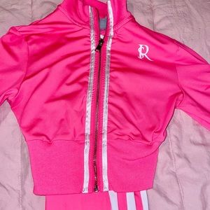 Pink Gsuwoo tracksuit with flared bottoms